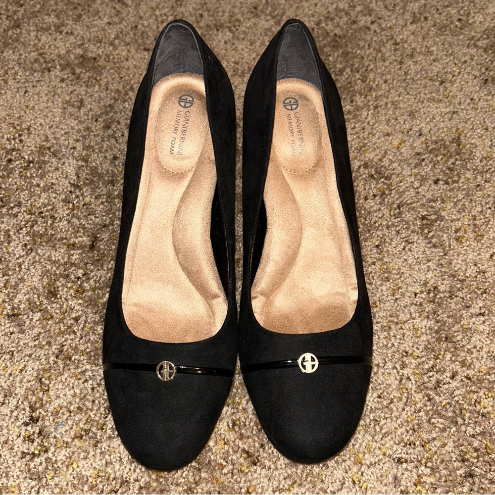 NWOT Giani Bernini Black Suede Heels